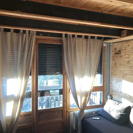 Grand Duplex Mezzanine.